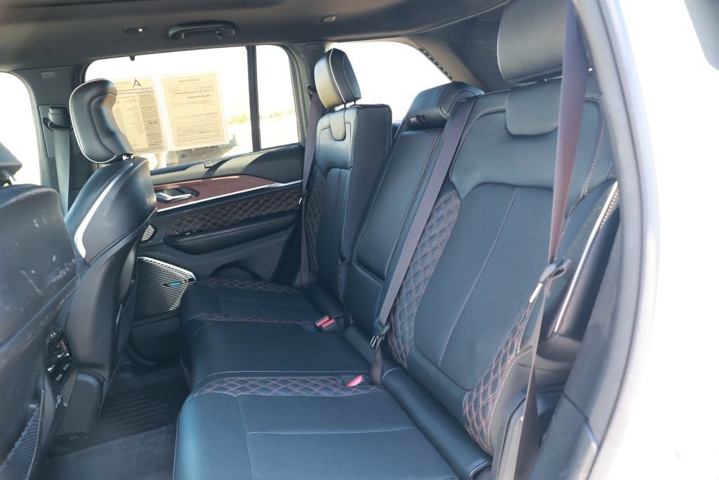 Used 2023 Jeep Grand Cherokee Summit w/ Luxury Tech Group V AWD/4WD image 38