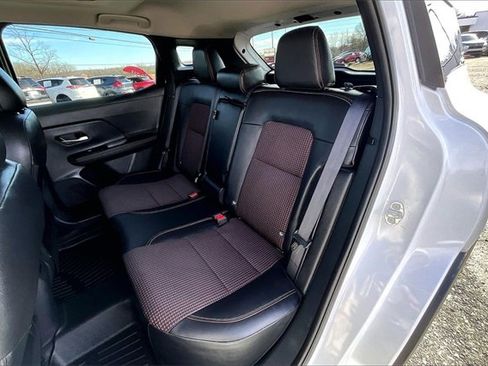 Used 2025 Nissan Kicks SR w/ SR Premium Package image 20