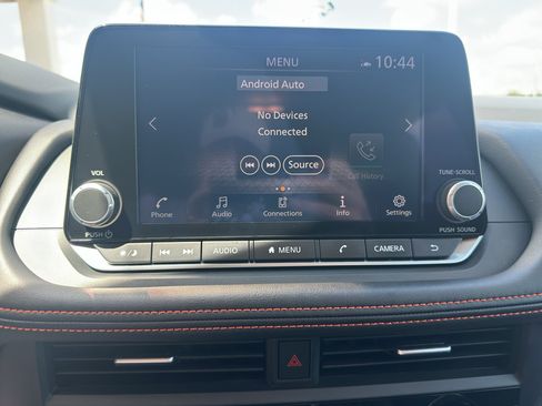 Used 2025 Nissan Rogue SV AWD/4WD image 20