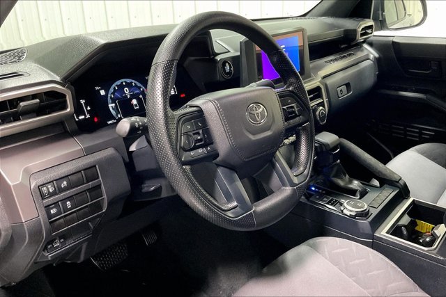 Certified 2025 Toyota Tacoma SR5 AWD/4WD image 15