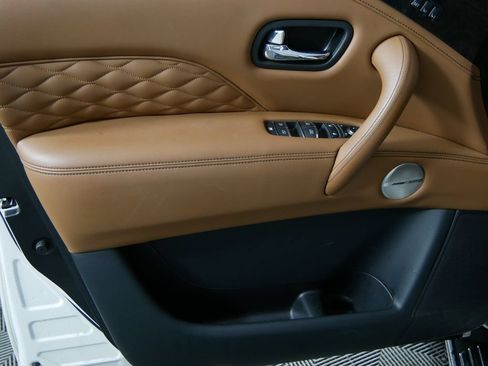 Used 2022 INFINITI QX80 Sensory AWD/4WD image 14