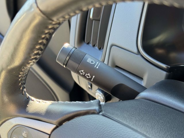 Used 2022 Chevrolet Colorado Z71 AWD/4WD image 25