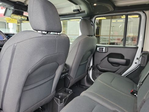 Used 2024 Jeep Wrangler Sport S image 14