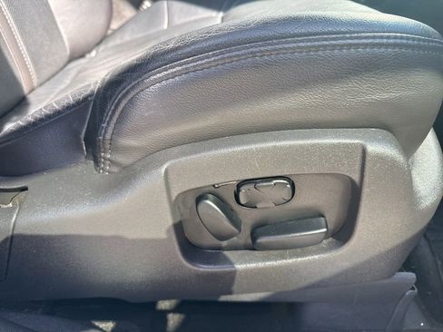 Used 2019 Lincoln MKT AWD image 38