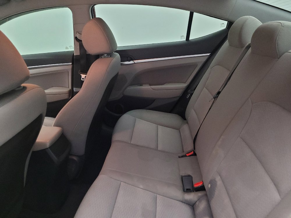 Used 2020 Hyundai Elantra SEL w/ Winter Weather Package FWD image 18