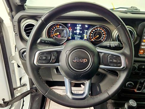 Used 2023 Jeep Gladiator Overland image 13