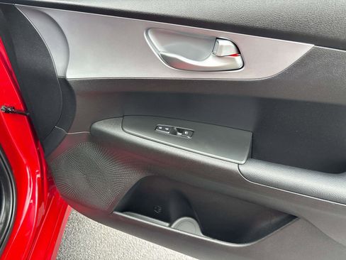 Used 2023 Kia Forte LXS w/ LXS Technology Package image 16