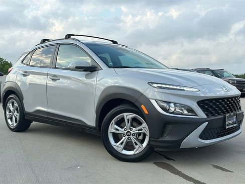 Used 2023 Hyundai Kona SEL w/ Convenience Package FWD image 6