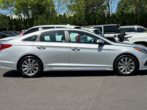 Used 2017 Hyundai Sonata Sport w/ Value Edition Package 02 FWD image 3