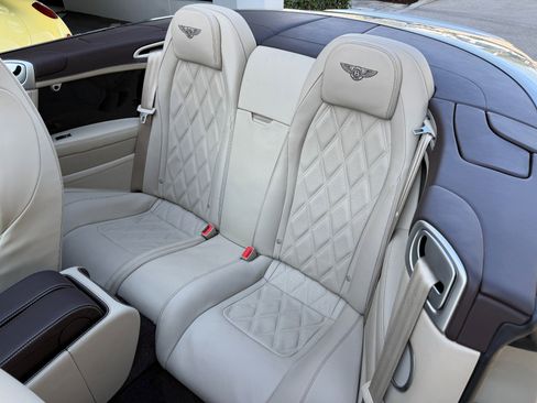 Used 2015 Bentley Continental GT image 25