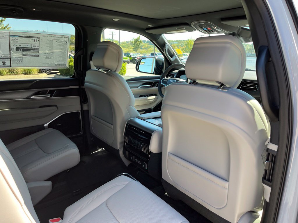 New 2027 Jeep Grand Wagoneer Limited AWD/4WD image 24