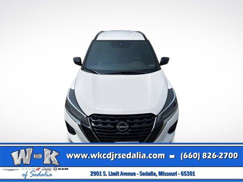 Used 2024 Nissan Kicks SR w/ SR Premium Package FWD image 16