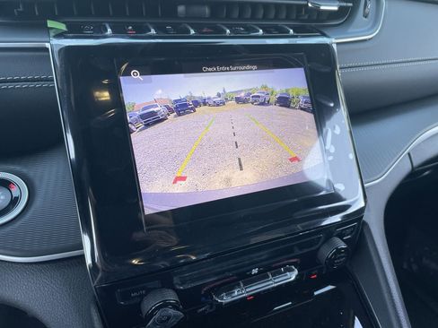 New 2025 Jeep Grand Cherokee Laredo X image 33