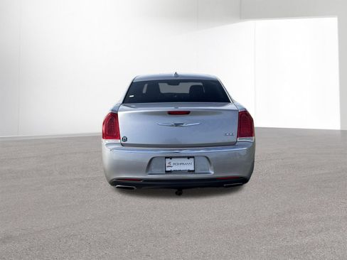 Used 2017 Chrysler 300 Limited RWD image 6