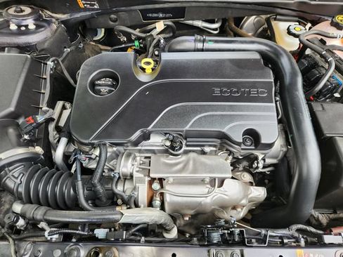 Used 2022 Chevrolet Malibu LT w/ Sport Edition FWD image 33