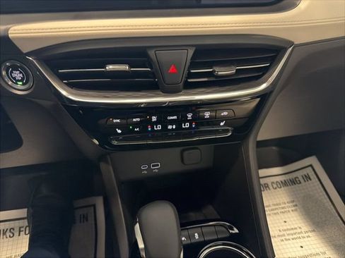 Used 2025 Buick Encore GX Avenir w/ Avenir Convenience Package AWD/4WD image 24