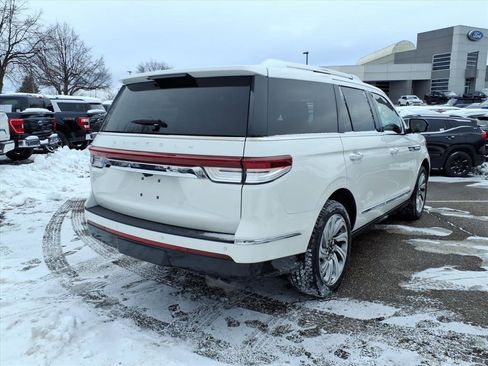 Used 2024 Lincoln Navigator Premiere image 4