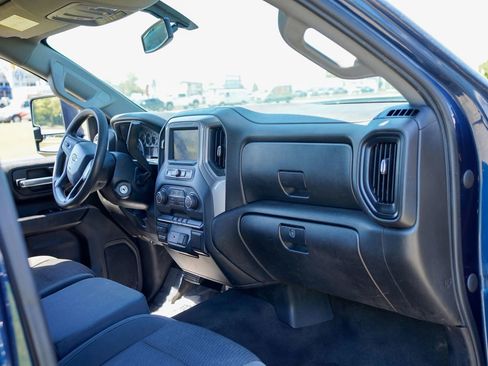 Used 2020 Chevrolet Silverado 2500 Custom w/ Custom Value Package AWD/4WD image 13