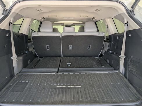 Used 2021 Toyota Highlander Limited image 28