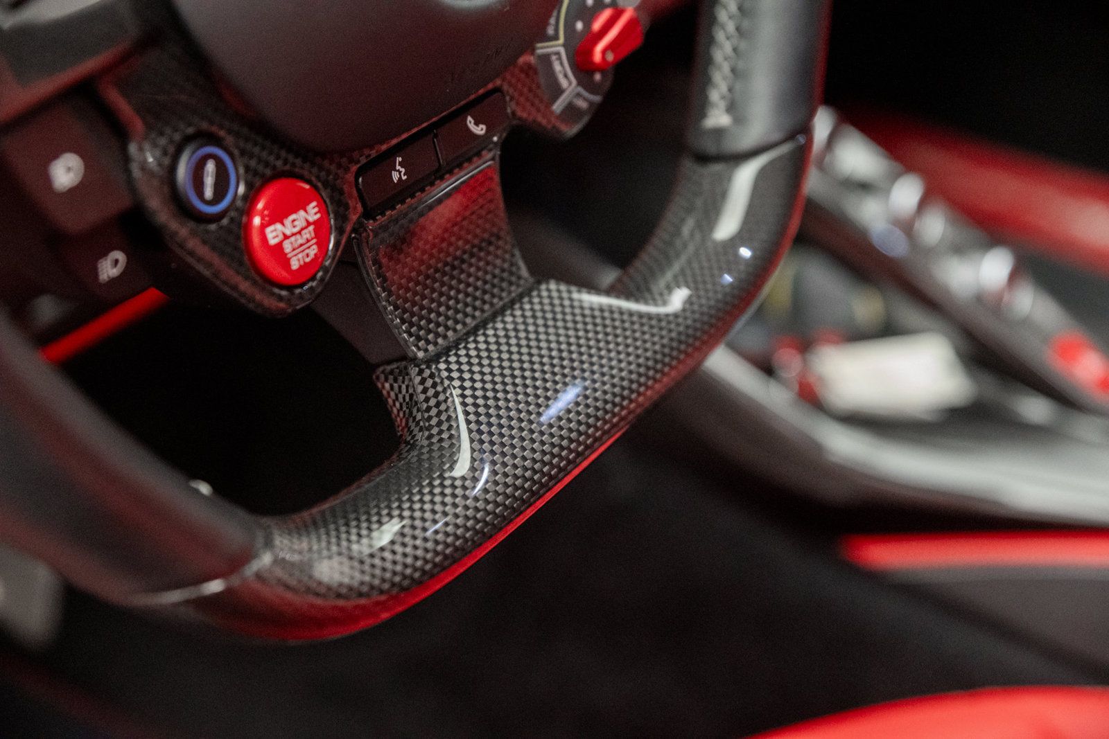 Used 2020 Ferrari 812 Superfast RWD image 21