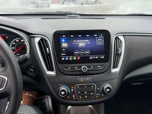 Used 2023 Chevrolet Malibu LT image 17