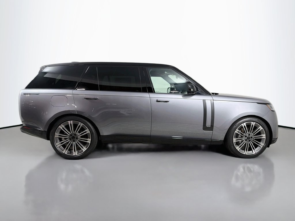 New 2026 Land Rover Range Rover Long Wheelbase SE AWD/4WD image 4