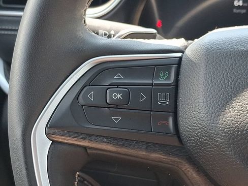 Used 2025 Jeep Grand Cherokee Limited w/ Luxury Tech Group II AWD/4WD image 20