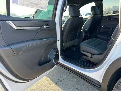 New 2026 GMC Acadia Elevation AWD/4WD image 17
