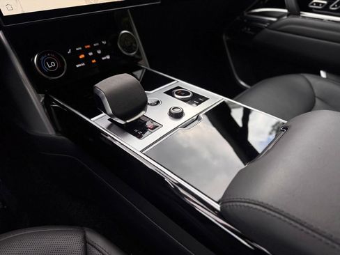 Used 2023 Land Rover Range Rover SE AWD/4WD image 19