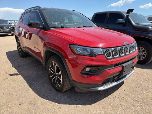 Used 2023 Jeep Compass Limited AWD/4WD image 3