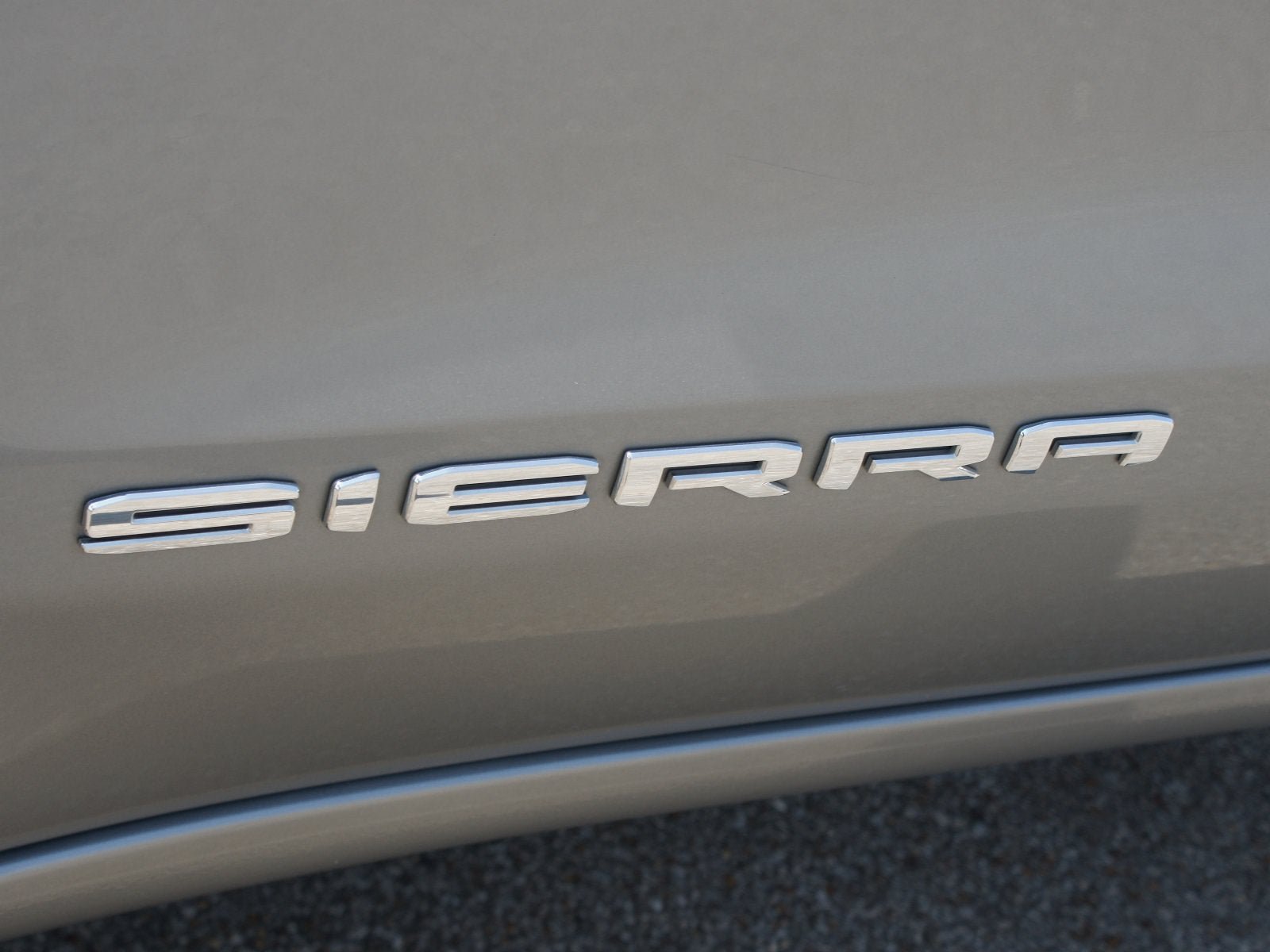 Used 2024 GMC Sierra 1500 Pro w/ Graphite Edition AWD/4WD image 14