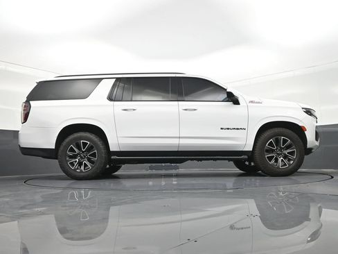 Used 2021 Chevrolet Suburban Z71 w/ Rear Media and Nav Package AWD/4WD image 29