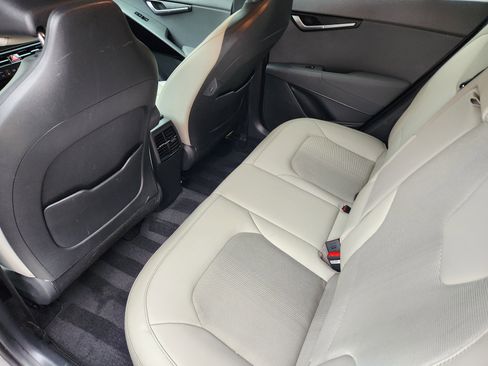 Used 2023 Kia Niro EX image 37
