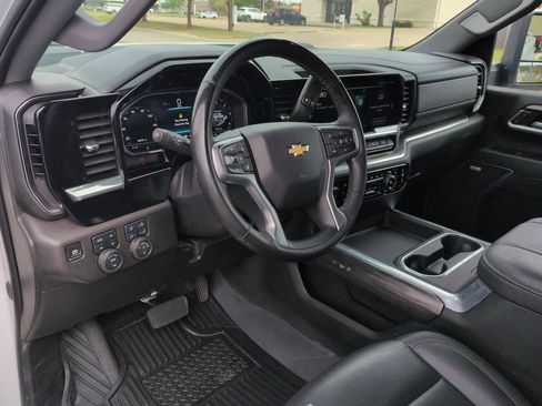 Certified 2025 Chevrolet Silverado 2500 LTZ w/ LTZ Convenience Package AWD/4WD image 9