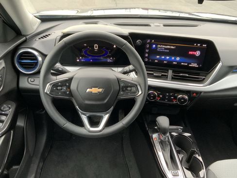 Used 2024 Chevrolet Trax LT w/ Driver Confidence Package image 26