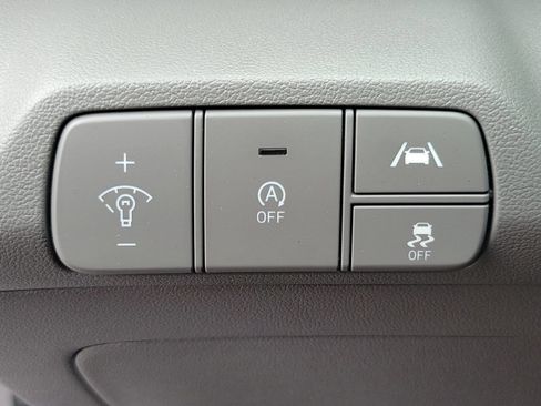 Used 2023 Hyundai Elantra SE w/ Cargo Package FWD image 15