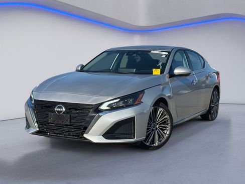 Used 2023 Nissan Altima 2.5 SL image 2