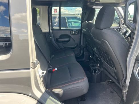 Used 2021 Jeep Wrangler Unlimited Rubicon AWD/4WD image 14
