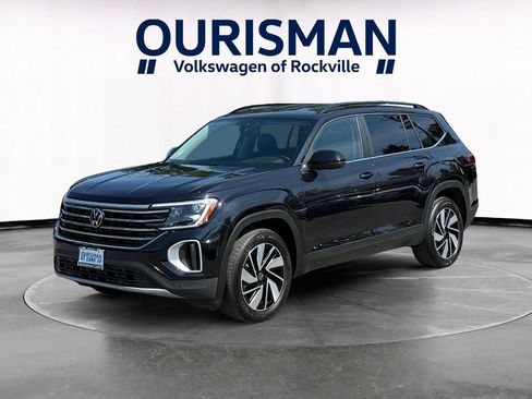 Used 2025 Volkswagen Atlas SE AWD/4WD image 2
