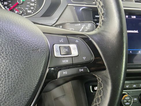 Used 2020 Volkswagen Tiguan SE R-Line FWD image 16