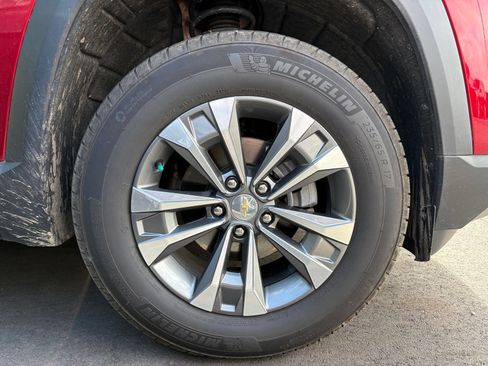 Used 2025 Chevrolet Equinox LT w/ Convenience Package II AWD/4WD image 11