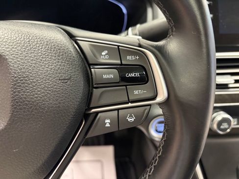 Used 2018 Honda Accord Touring image 14