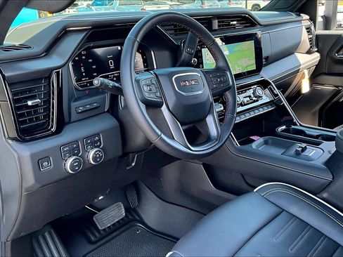 Used 2025 GMC Sierra 2500 AT4X AWD/4WD image 13