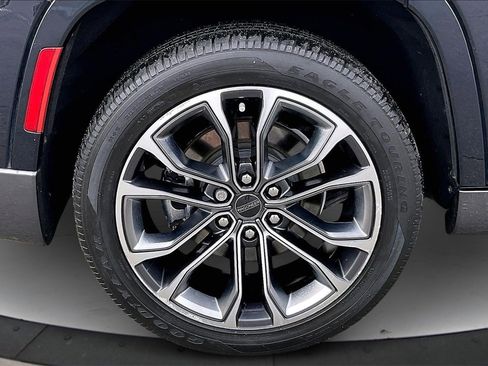 Used 2022 Jeep Grand Wagoneer Series III image 39