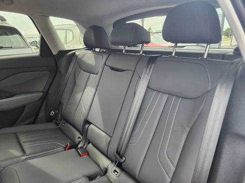 New 2026 Audi Q3 quattro 2.0T AWD/4WD image 11