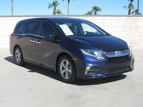 Certified 2018 Honda Odyssey EX-L image 2