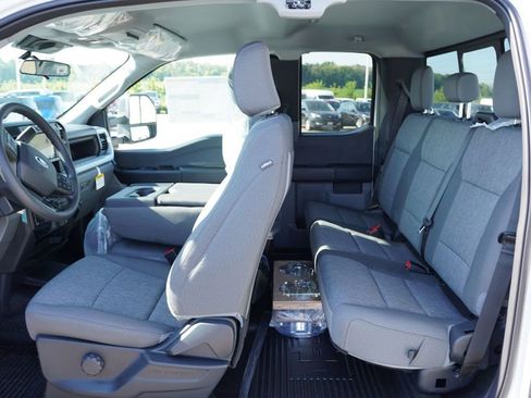 New 2026 Ford F250 XL w/ XL Chrome Package image 12