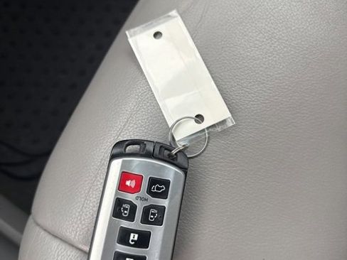 Used 2017 Toyota Sienna XLE w/ XLE Navigation Package image 27