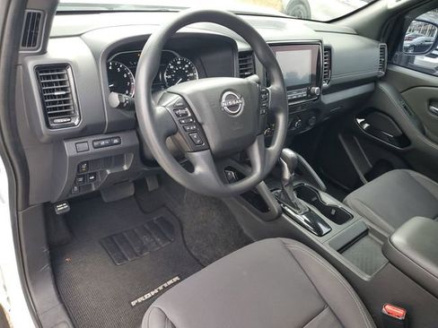 Used 2023 Nissan Frontier SV w/ Midnight Edition Package AWD/4WD image 6