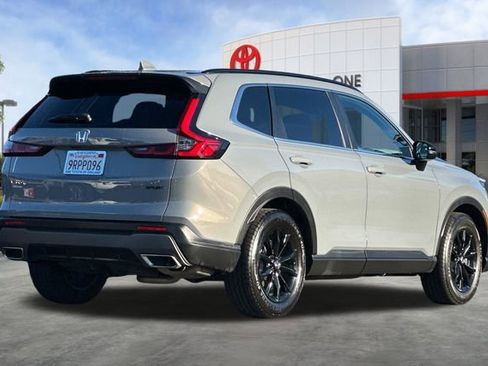 Used 2025 Honda CR-V Sport image 4